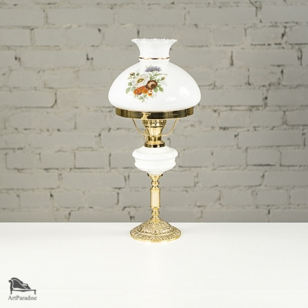 lampa W blasku świec