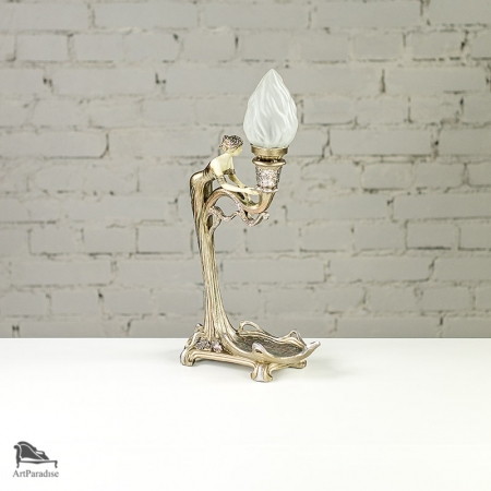 lampa Dama ze świecą